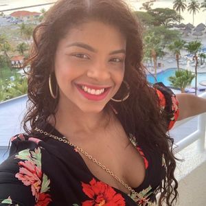 Meet your Posher, Leticia